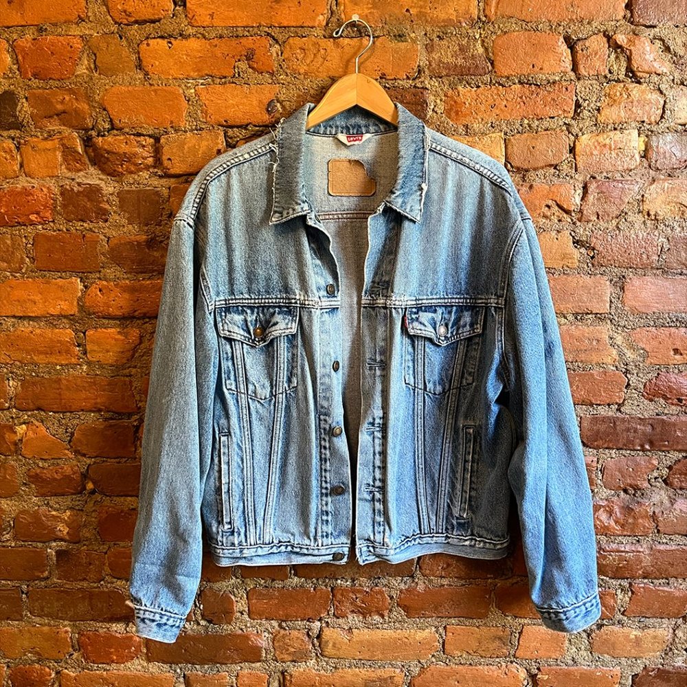 Vintage Light Wash Levi's Jean Jacket